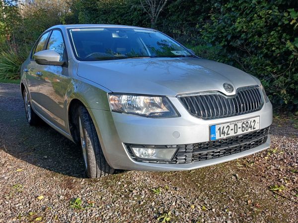 Skoda Octavia Saloon, Diesel, 2014, Silver