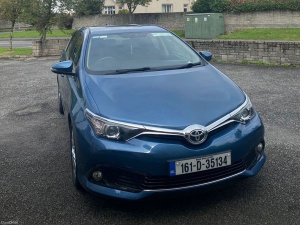 Toyota Auris Hatchback, Petrol, 2016, Blue