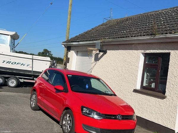 Volkswagen Polo Hatchback, Petrol, 2011, Red