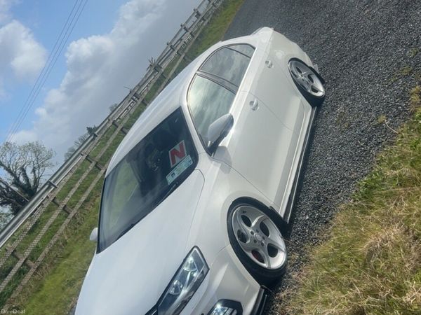 Volkswagen Jetta Saloon, Diesel, 2012, White