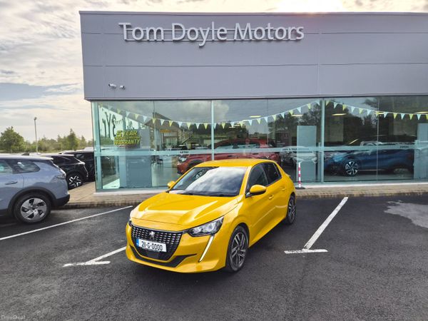 Peugeot 208 Hatchback, Petrol, 2021, Yellow