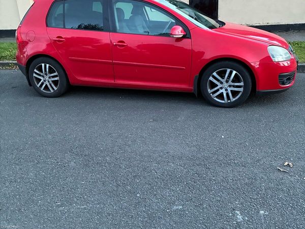 Volkswagen Golf Hatchback, Petrol, 2008, Red