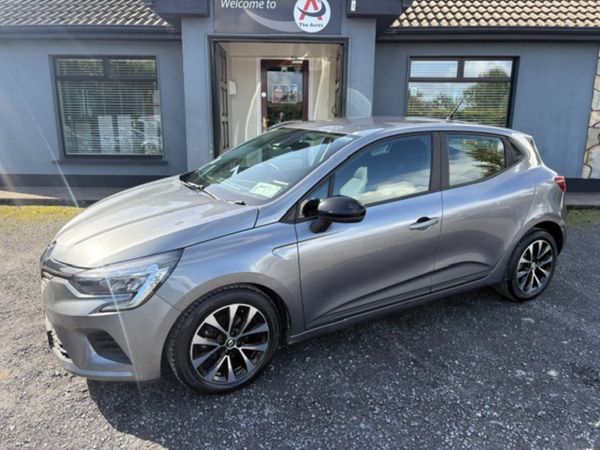 Renault Clio Hatchback, Petrol, 2023, Grey
