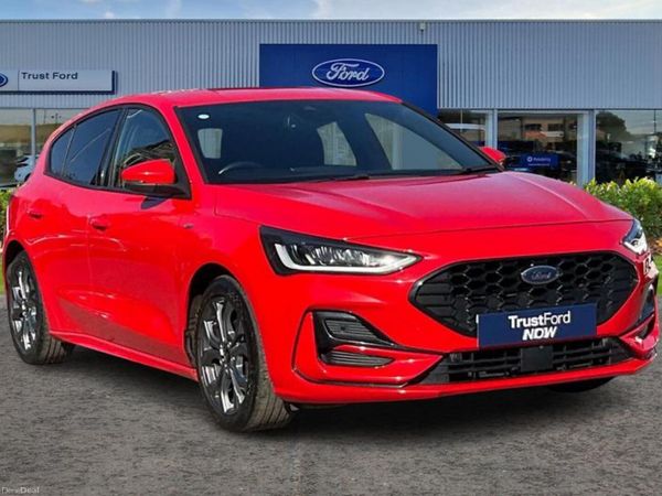 Ford Focus Hatchback, Petrol, 2023, Red