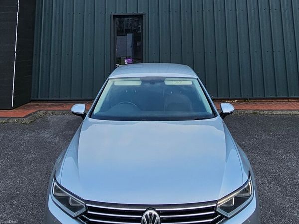 Volkswagen Passat Saloon, Diesel, 2018, Silver