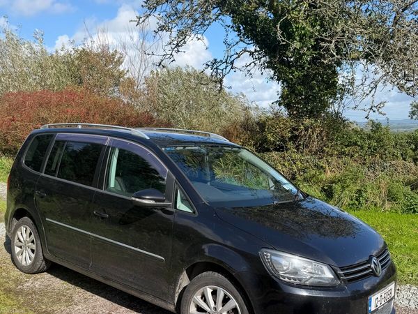 Volkswagen Touran MPV, Petrol, 2012, Black