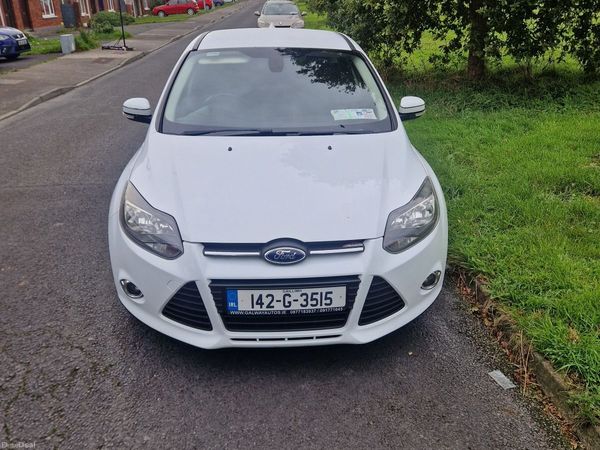 Ford Focus Hatchback, Petrol, 2014, White