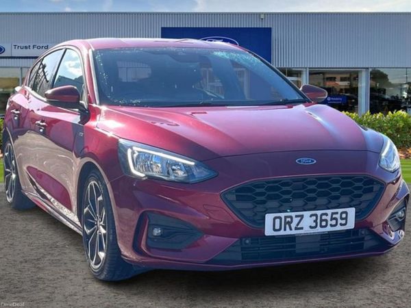 Ford Focus Hatchback, Petrol, 2018, Red