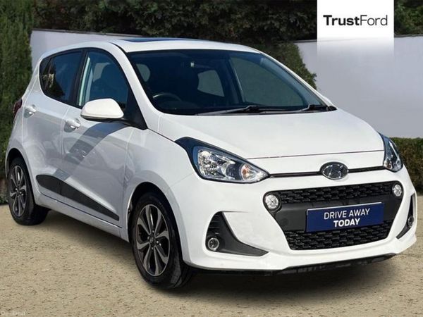 Hyundai i10 Hatchback, Petrol, 2017, White