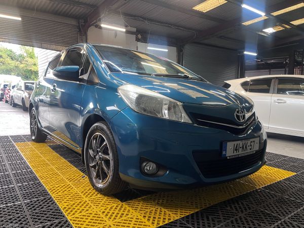 Toyota Yaris Hatchback, Petrol, 2014, Green