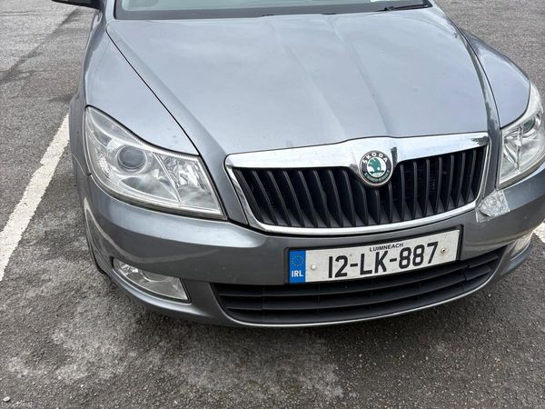 Skoda Octavia Saloon, Diesel, 2012, Grey