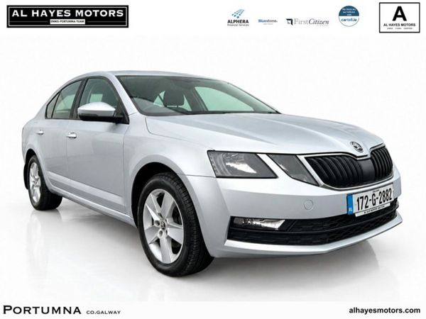 Skoda Octavia Hatchback, Petrol, 2017, Silver