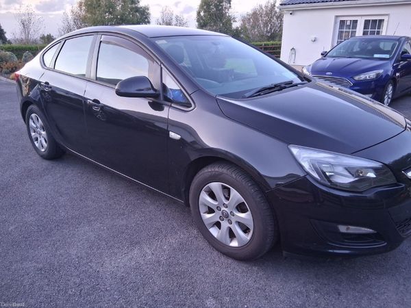 Opel Astra Saloon, Diesel, 2015, Black