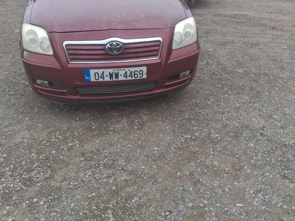 Toyota Avensis Saloon, Diesel, 2004, Red
