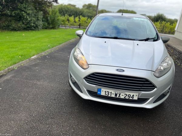Ford Fiesta Hatchback, Petrol, 2013, Silver