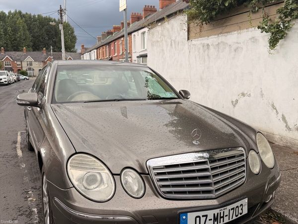 Mercedes-Benz E-Class Saloon, Petrol, 2007, Grey