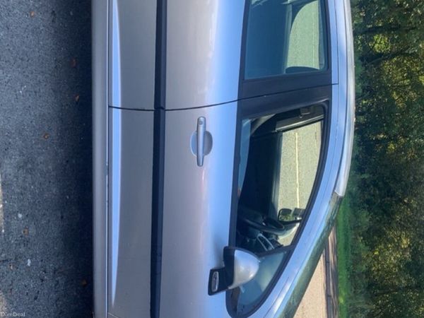 Peugeot 207 Hatchback, Diesel, 2011, Silver