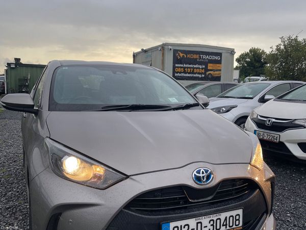 Toyota Yaris Hatchback, Petrol Hybrid, 2021, Brown
