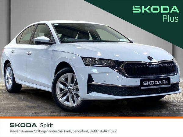 Skoda Octavia Saloon, Petrol, 2026, White