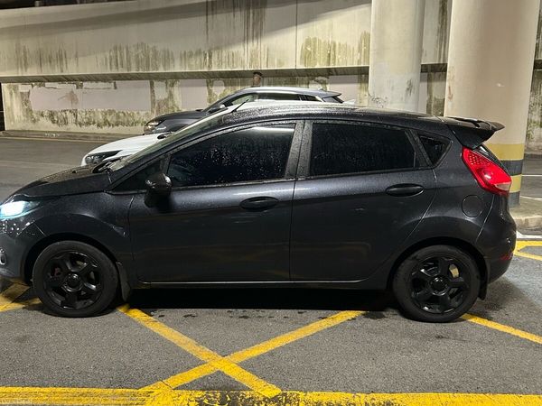Ford Fiesta Hatchback, Petrol, 2010, Grey