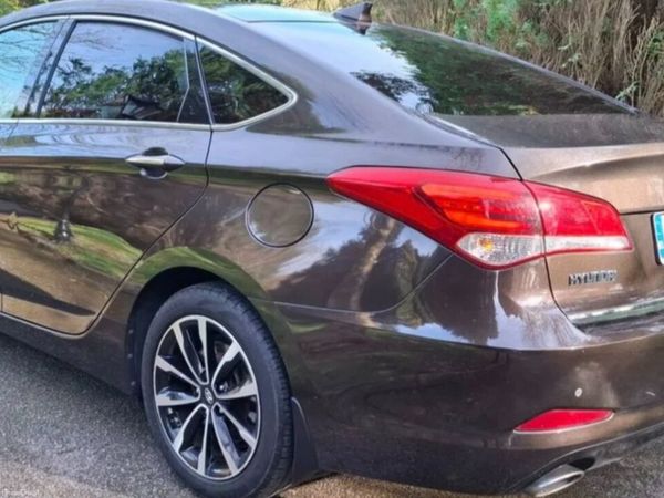 Hyundai i40 Saloon, Diesel, 2016, Brown