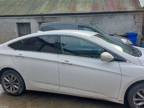 Hyundai i40 Saloon, Diesel, 2017, White