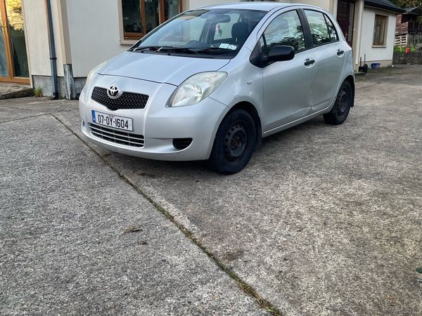 Toyota Yaris Hatchback, Petrol, 2007, Silver