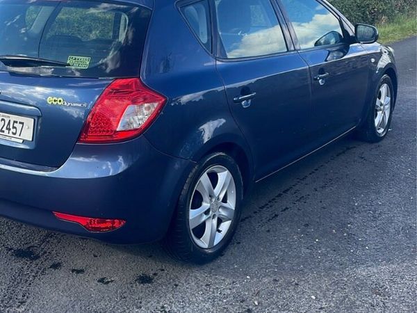 Kia Ceed Hatchback, Diesel, 2011, Blue