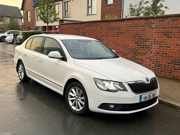 Skoda Superb Saloon, Diesel, 2014, White