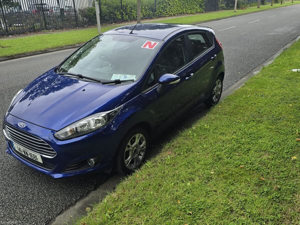 Ford Fiesta Hatchback, Petrol, 2014, Blue