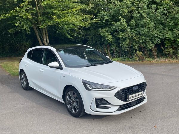 Ford Focus Hatchback, Petrol, 2023, White