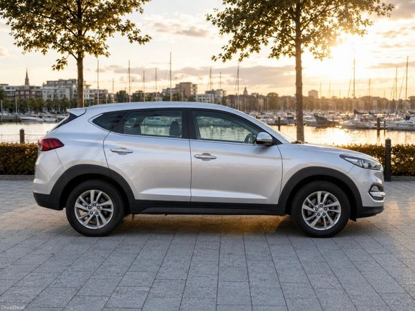 Hyundai Tucson SUV, Diesel, 2015, Gold