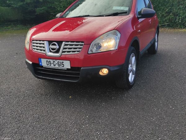 Nissan Qashqai Hatchback, Diesel, 2009, Red