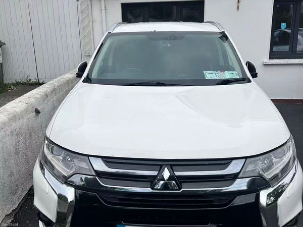 Mitsubishi Outlander SUV, Petrol Plug-in Hybrid, 2016, White