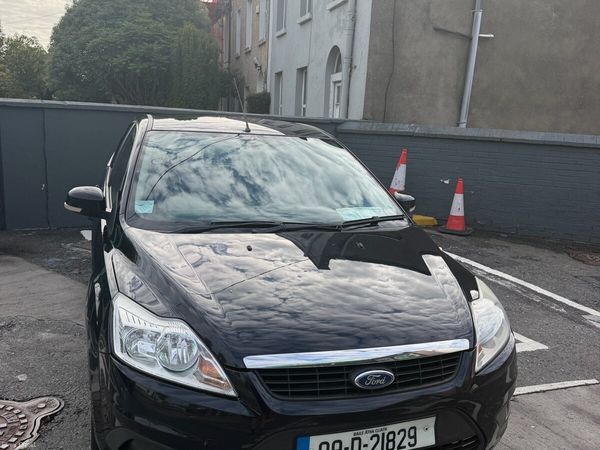 Ford Focus Hatchback, Petrol, 2009, Black