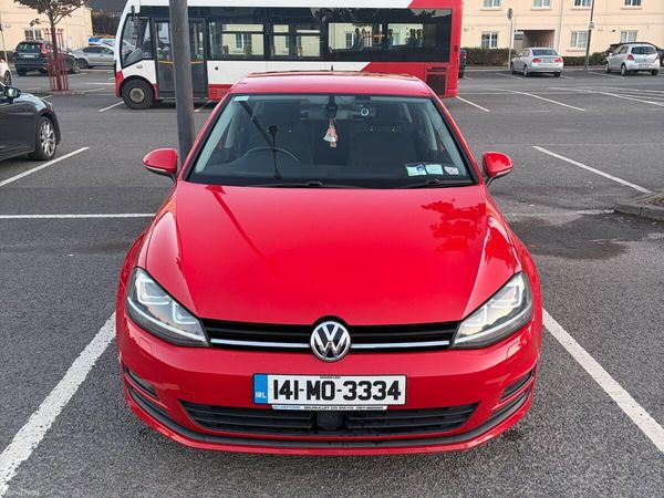 Volkswagen Golf Hatchback, Petrol, 2014, Red