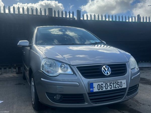 Volkswagen Polo Hatchback, Petrol, 2006, Silver