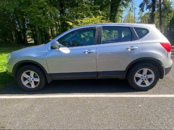 Nissan Qashqai Hatchback, Petrol, 2010, Silver