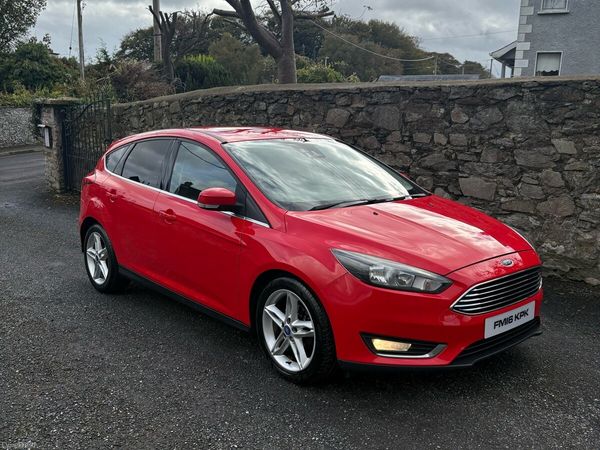Ford Focus Hatchback, Diesel, 2016, Red