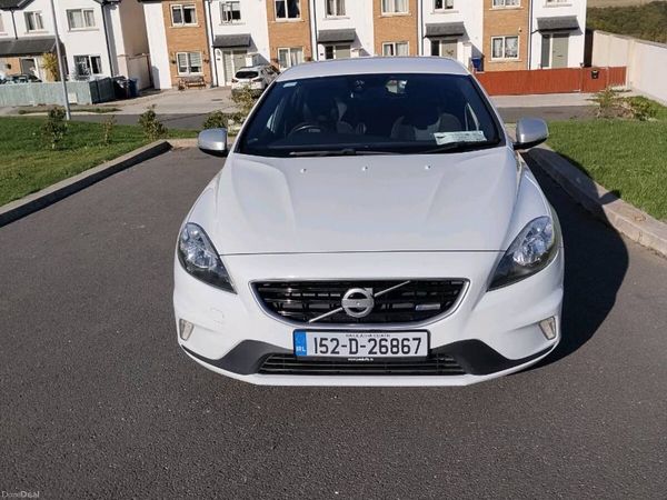 Volvo V40 Hatchback, Diesel, 2015, White