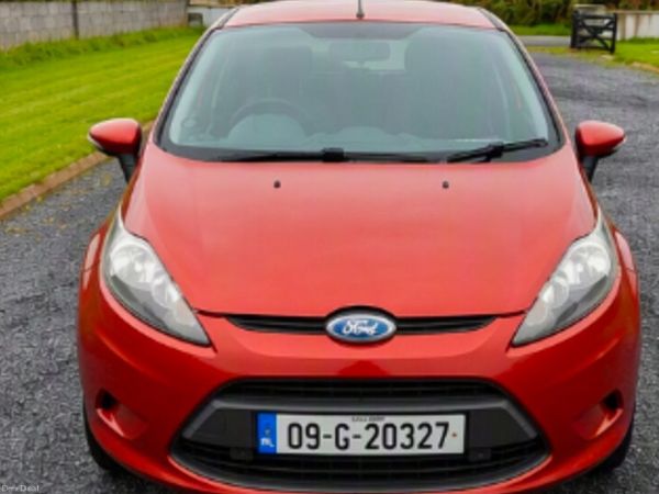 Ford Fiesta Hatchback, Diesel, 2009, Red