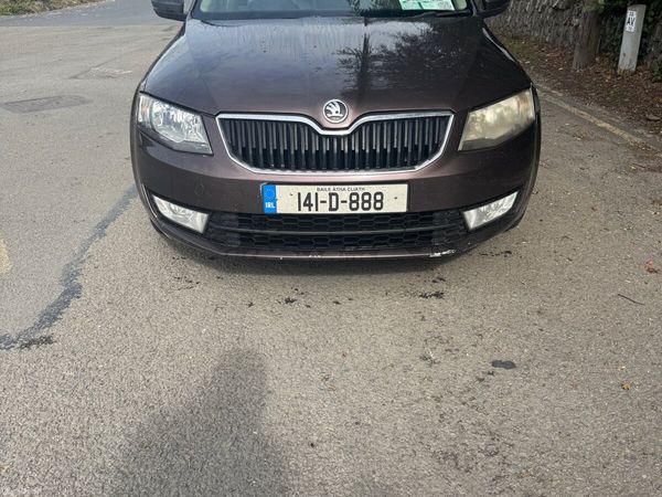 Skoda Octavia Saloon, Diesel, 2014, Brown