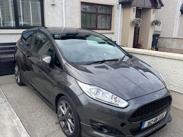 Ford Fiesta Hatchback, Petrol, 2016, Grey