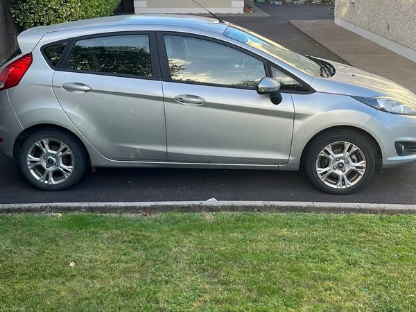 Ford Fiesta Hatchback, Petrol, 2017, Grey
