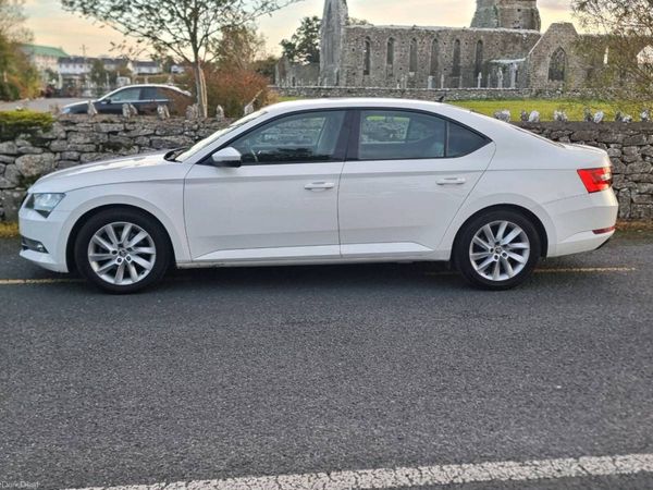 Skoda Superb Hatchback, Diesel, 2019, White