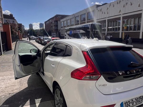 Volvo V40 Hatchback, Petrol, 2013, White