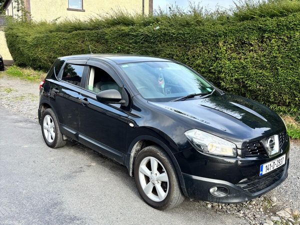 Nissan Qashqai Hatchback, Diesel, 2014, Black