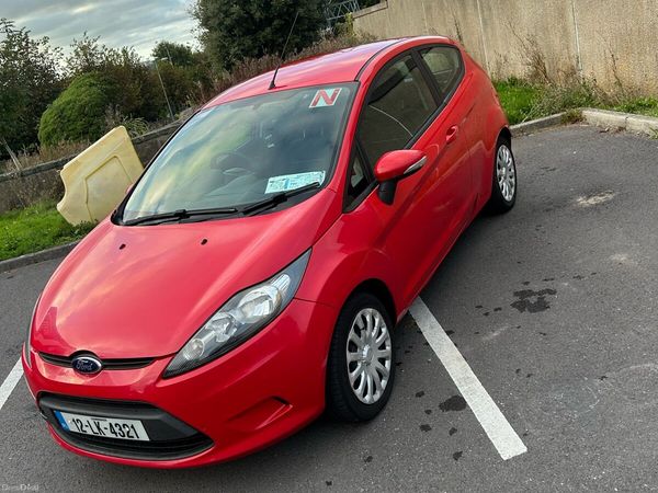 Ford Fiesta Hatchback, Petrol, 2012, Red