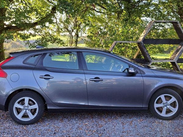 Volvo V40 Hatchback, Diesel, 2013, Grey