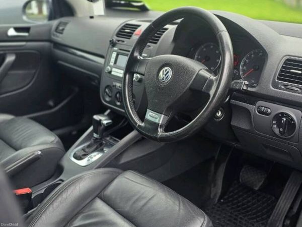Vauxhall Astra Hatchback, Petrol, 2013, Red